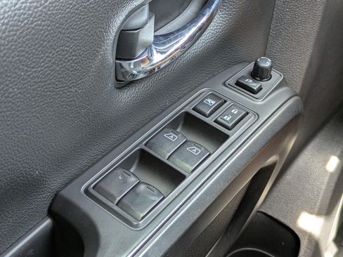 Used 2021 Nissan Titan PRO-4X w/ Pro-4x Convenience Package AWD/4WD image 24