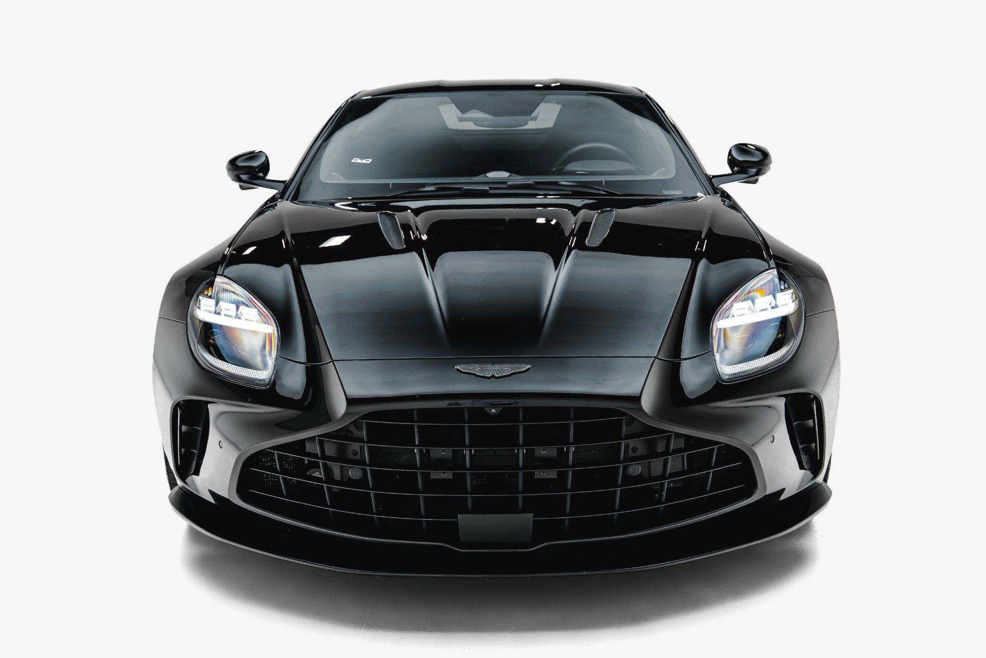 Used 2025 Aston Martin V8 Vantage Coupe RWD image 9