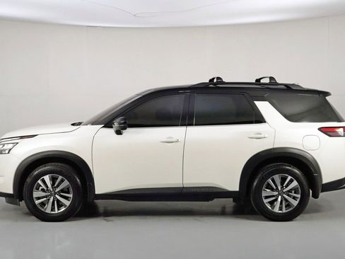 Used 2023 Nissan Pathfinder SL image 47