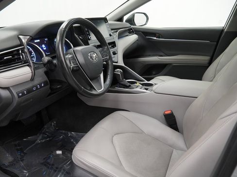 Used 2023 Toyota Camry XLE image 19