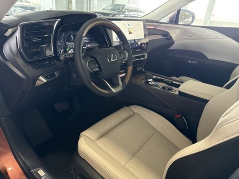 Certified 2026 Lexus RX 350 w/ Convenience Package image 11