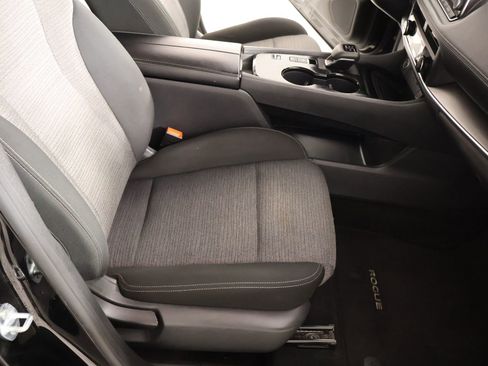 Used 2023 Nissan Rogue SV image 12