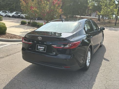 Used 2025 Toyota Camry LE FWD image 10