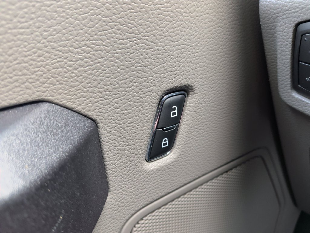 Used 2018 Ford F150 XL w/ Equipment Group 101A Mid AWD/4WD image 30