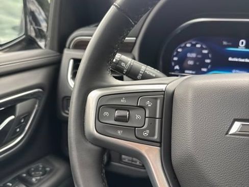 Used 2023 Chevrolet Tahoe Z71 w/ Luxury Package AWD/4WD image 24