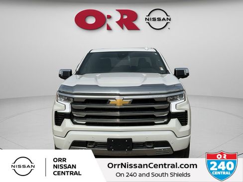 Used 2024 Chevrolet Silverado 1500 High Country w/ High Country Premium Package AWD/4WD image 2