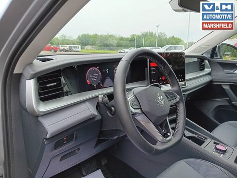 Used 2026 Volkswagen Tiguan SE AWD/4WD image 13
