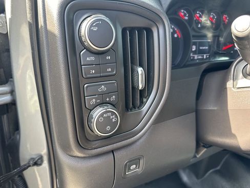 Used 2024 Chevrolet Silverado 1500 Custom Trail Boss w/ LPO, Dark Essentials Package AWD/4WD image 17