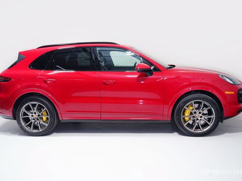 Used 2022 Porsche Cayenne S AWD/4WD image 3