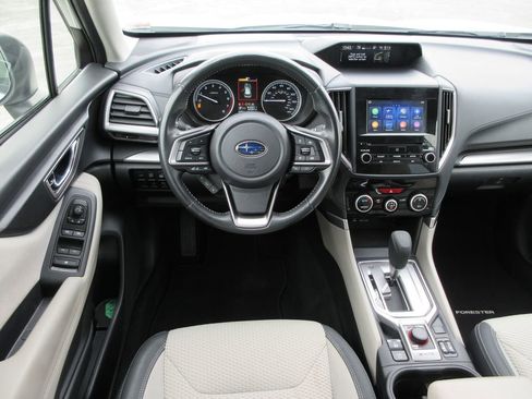 Used 2023 Subaru Forester Premium image 15