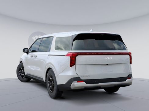 New 2026 Kia Carnival LXS image 5