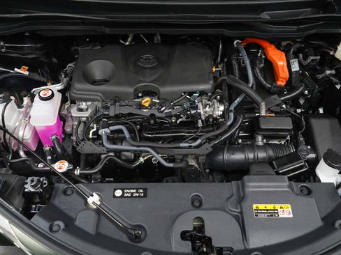 Used 2025 Toyota Sienna XLE w/ XLE Plus Package AWD/4WD image 33