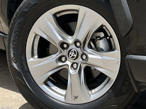 Used 2024 Toyota RAV4 XLE w/ Weather Package AWD/4WD image 28