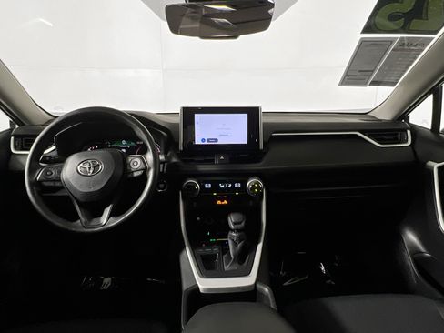Used 2025 Toyota RAV4 XLE w/ Convenience Package FWD image 30