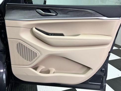 New 2025 Jeep Grand Cherokee L Limited w/ Black Appearance Package image 25