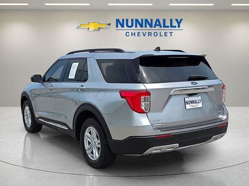 Used 2023 Ford Explorer XLT w/ Equipment Group 202A AWD/4WD image 3