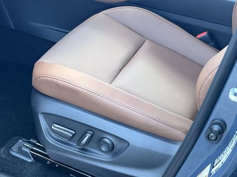 New 2025 Toyota Crown Signia image 8