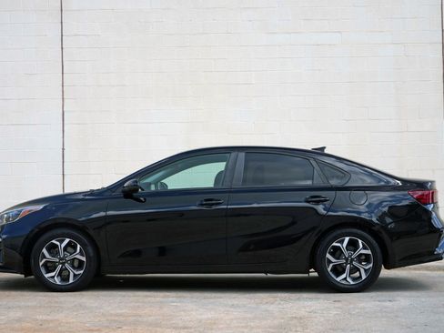 Used 2019 Kia Forte LXS FWD image 8
