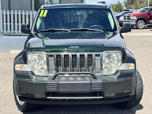 Used 2011 Jeep Liberty Limited w/ Tire & Wheel Group AWD/4WD image 2