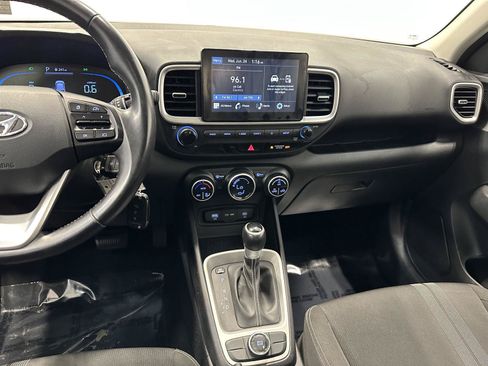 Certified 2023 Hyundai Venue SEL FWD image 22