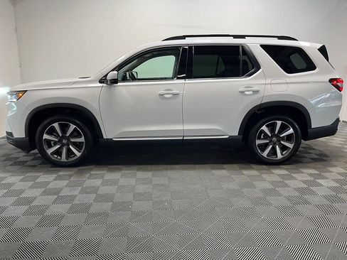 Used 2025 Honda Pilot Touring image 23