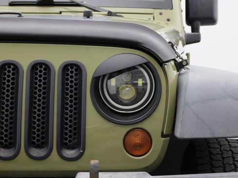 Used 2013 Jeep Wrangler Unlimited Sport AWD/4WD image 4