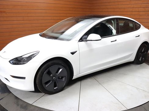 Used 2023 Tesla Model 3 Standard Range image 27