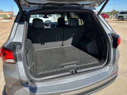 Used 2023 Chevrolet Equinox RS w/ RS Leather Package image 17