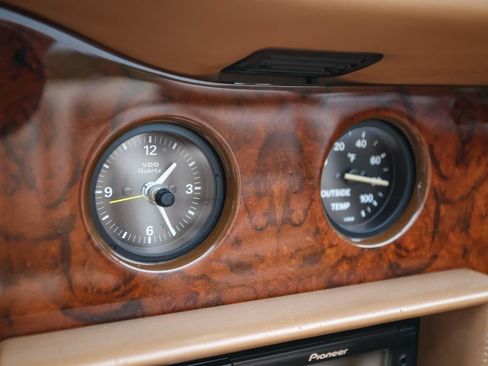 Used 1989 Rolls-Royce Corniche II RWD image 25