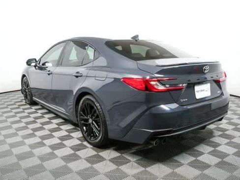 Used 2025 Toyota Camry SE image 27