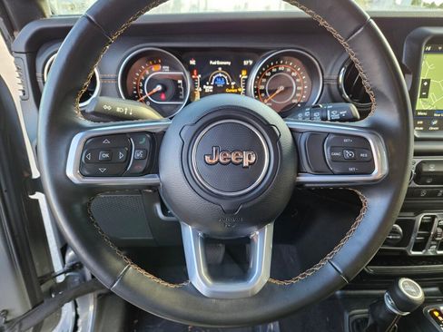 Used 2022 Jeep Wrangler Unlimited Sahara image 24