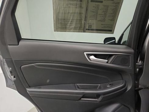Used 2023 Ford Edge Titanium AWD/4WD image 31