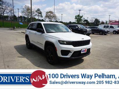 Used 2023 Jeep Grand Cherokee Altitude