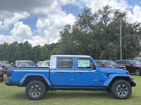 New 2026 Jeep Gladiator Sport AWD/4WD image 4