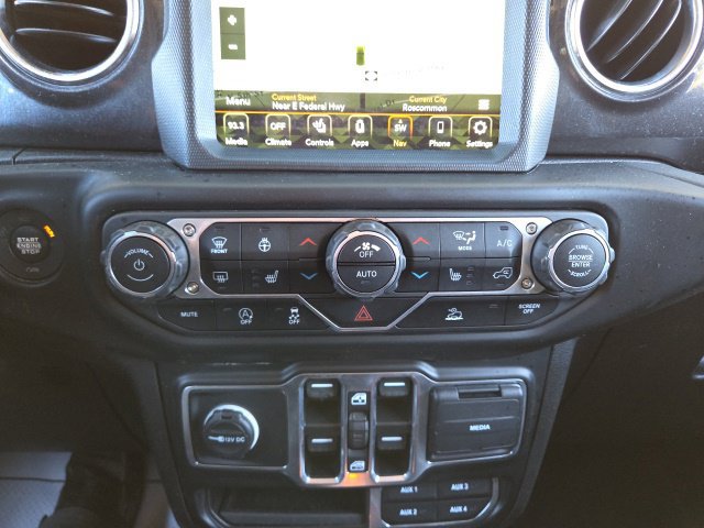 Used 2022 Jeep Wrangler Unlimited Sahara AWD/4WD image 58