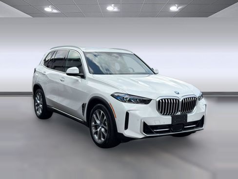 Used 2025 BMW X5 xDrive50e w/ Premium Package AWD/4WD image 7