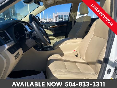 Used 2017 Toyota Highlander Limited image 29