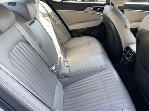 Used 2023 Genesis G70 3.3T w/ Sport Advanced Package image 23