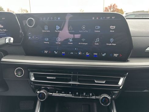 Certified 2025 Chevrolet Traverse LT image 14