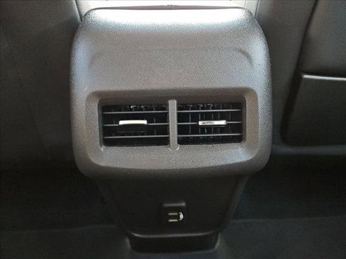 Used 2024 GMC Terrain SLE image 16