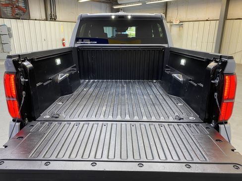 Used 2025 Toyota Tacoma TRD Off-Road image 30