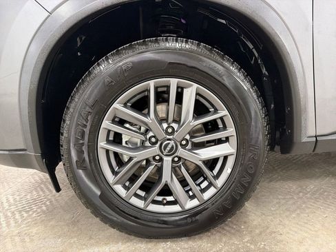 Used 2024 Nissan Rogue S FWD image 13