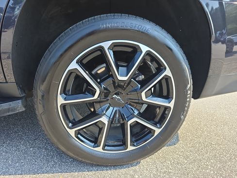 Used 2024 Chevrolet Tahoe RST w/ Luxury Package AWD/4WD image 30