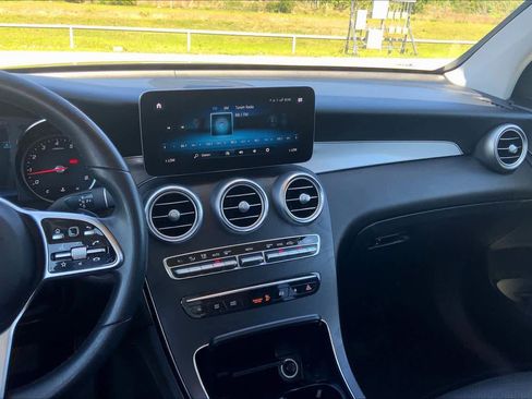 Used 2021 Mercedes-Benz GLC 300 image 6