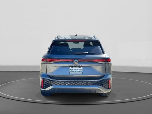 New 2026 Volkswagen Tiguan SE R-Line FWD image 4