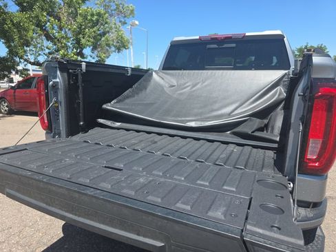 Used 2023 GMC Sierra 1500 AT4 w/ AT4 Premium Package AWD/4WD image 17
