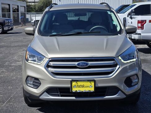 Certified 2017 Ford Escape SE w/ Equipment Group 201A image 2