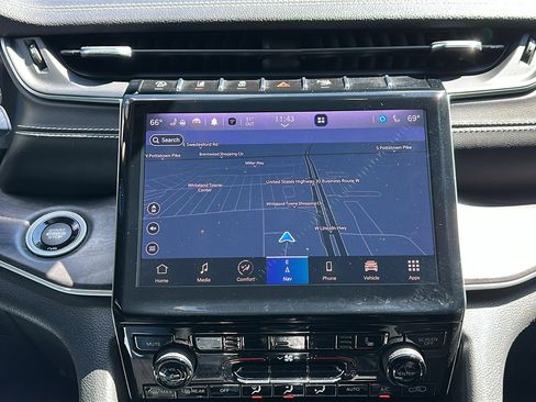 Used 2023 Jeep Grand Cherokee Limited image 20