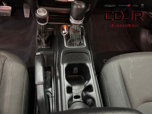 Used 2020 Jeep Wrangler Unlimited Sahara AWD/4WD image 34