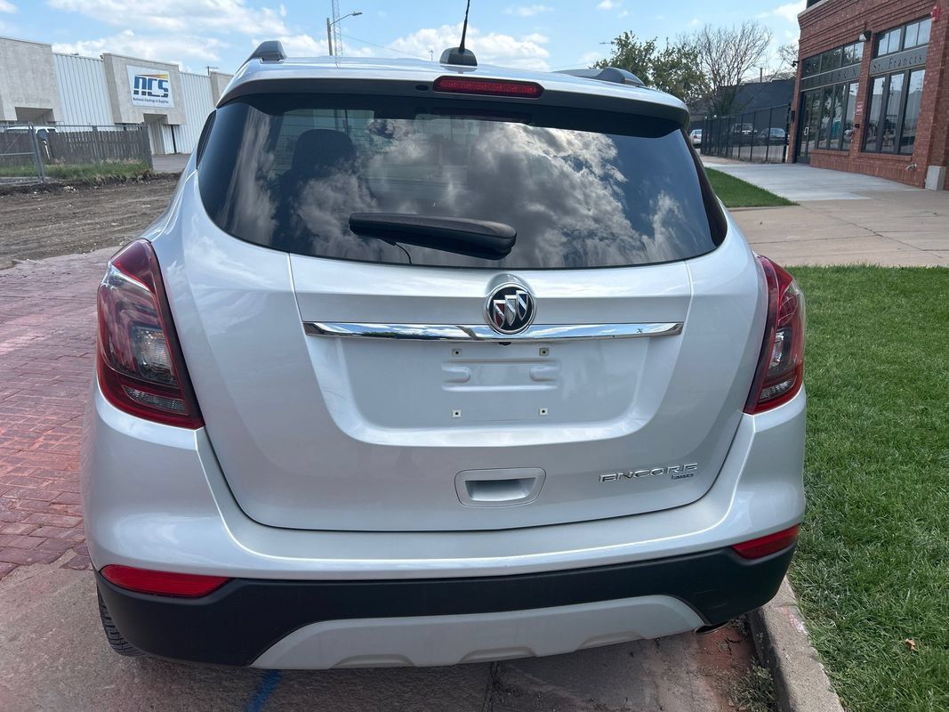 Used 2020 Buick Encore Preferred AWD/4WD image 3